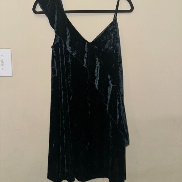 highline Dresses & Skirts - HIGHLINE velvet dress